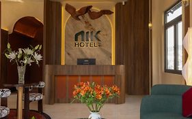 Nik Hotel Hillside